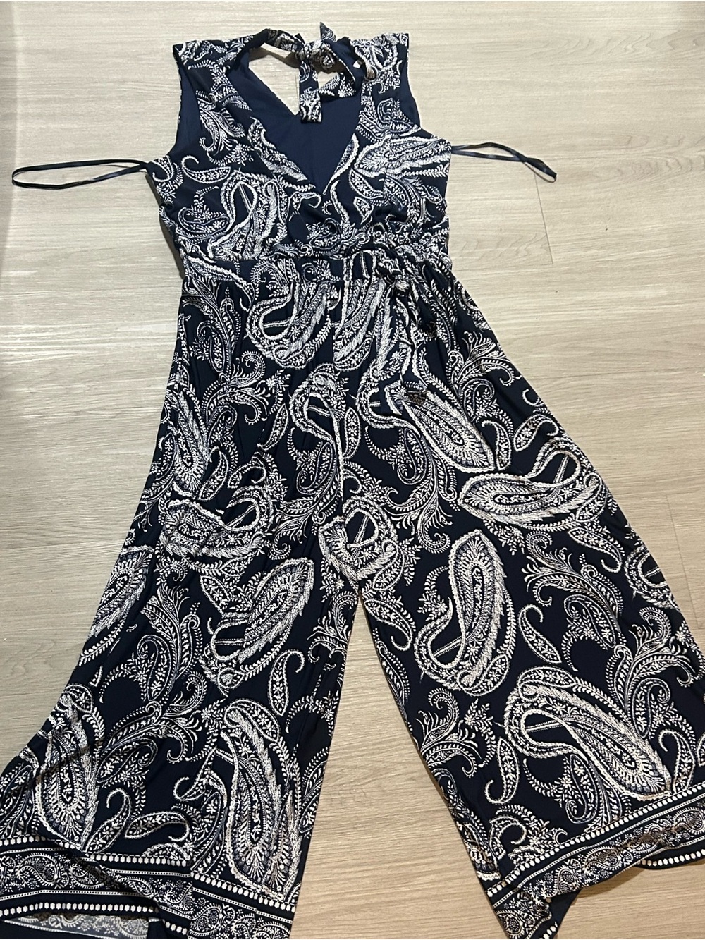 Sandra Darren Navy and White Paisley Tie-Waist Sleeveless Jumpsuit
